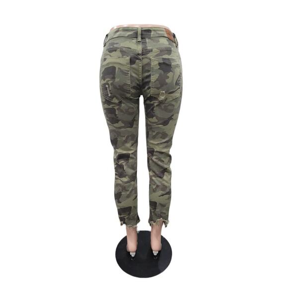 ZARA Women's Camouflage Jeans Size 4 Distressed Raw Hem Ankle - Picture 8 of 16